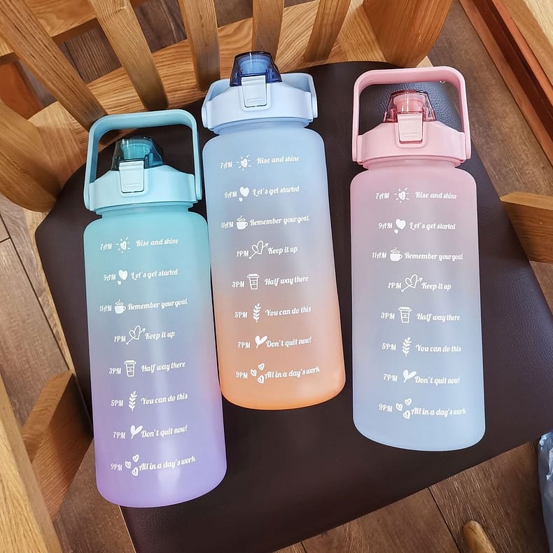 2 Liter Water Bottle with Straw Female Girls Large Portable Travel Bottles Sports Fitness Cup Summer Cold Water with Time Scale