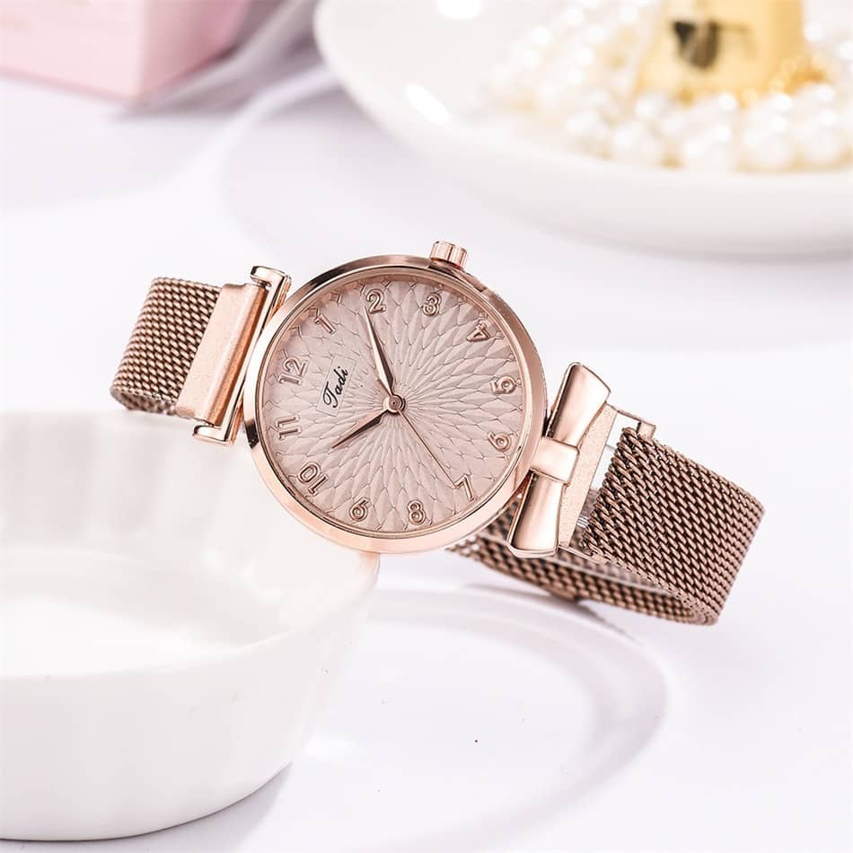 Fashion Women Bracelet Quartz Watches For Women Magnetic Watch Ladies Sports Dress Rose Gold Wrist Watch Clock relogio feminino
