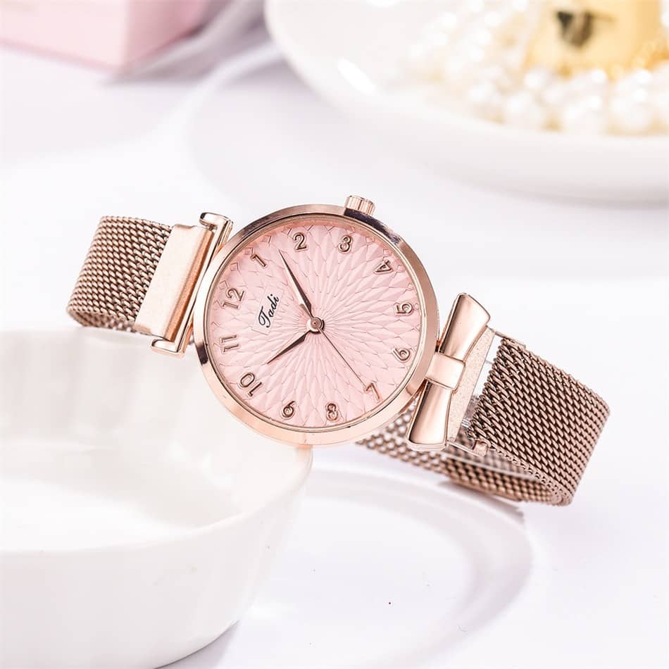 Fashion Women Bracelet Quartz Watches For Women Magnetic Watch Ladies Sports Dress Pink Dial Wrist Watch Clock relogio feminino